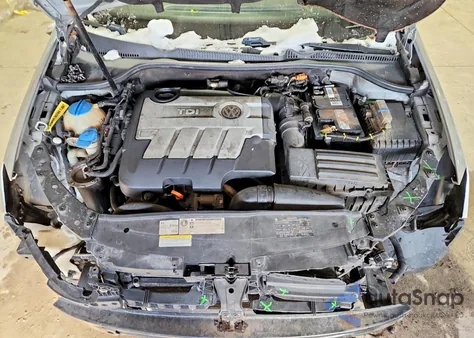 2011 Volkswagen Golf z USA, uszkodzony, nr VIN WVWDM7AJ7BW347329